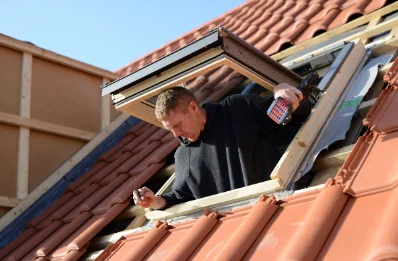 Pose de fenêtres de toit Velux à Roussennac